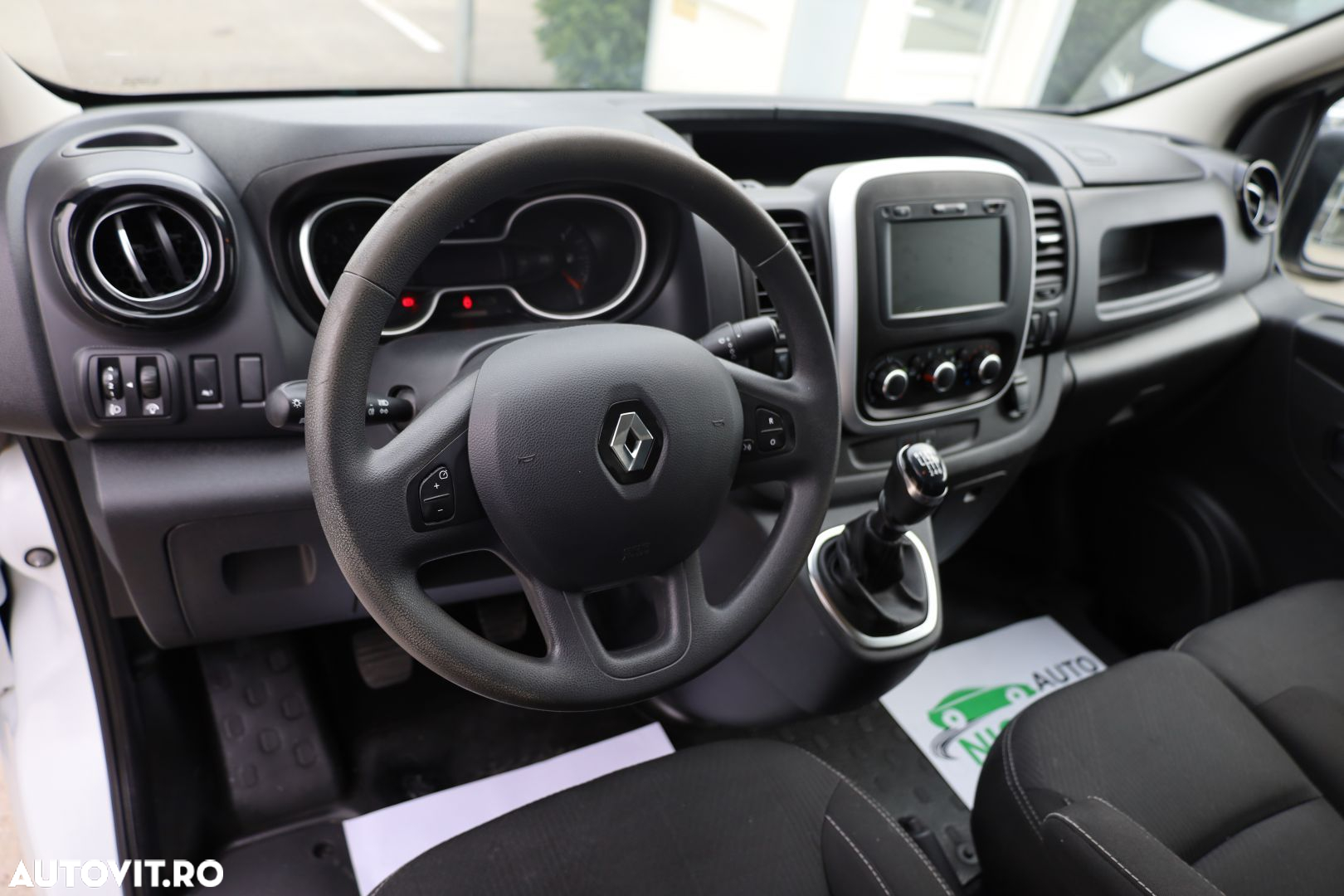 Renault Trafic 2,0 dci L2H1 - 16