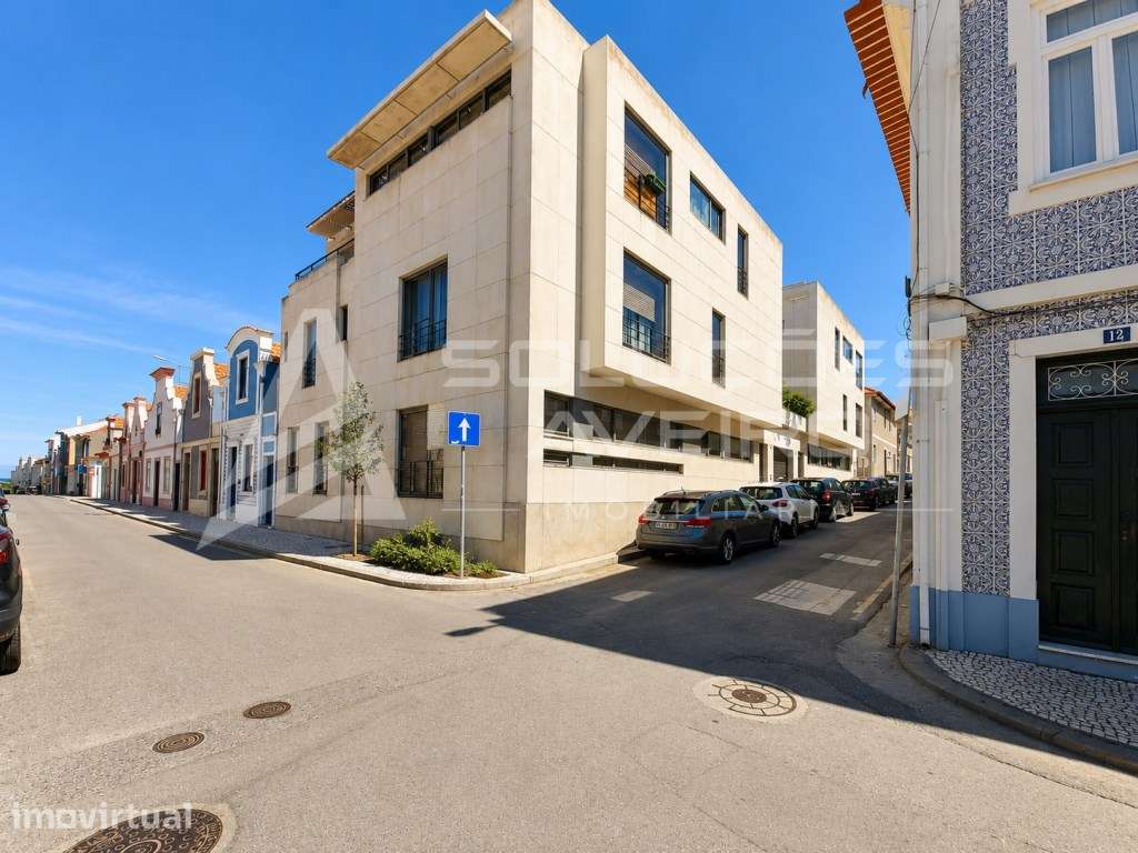 Deslumbrante Moradia T4 no Melhor Local do Bairro da Beira-Mar - Grande imagem: 2/48