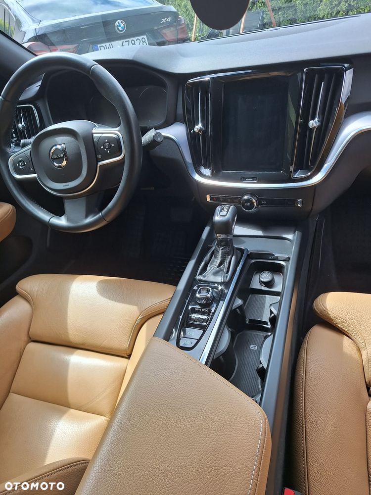 Volvo V60 D4 Momentum Pro - 9