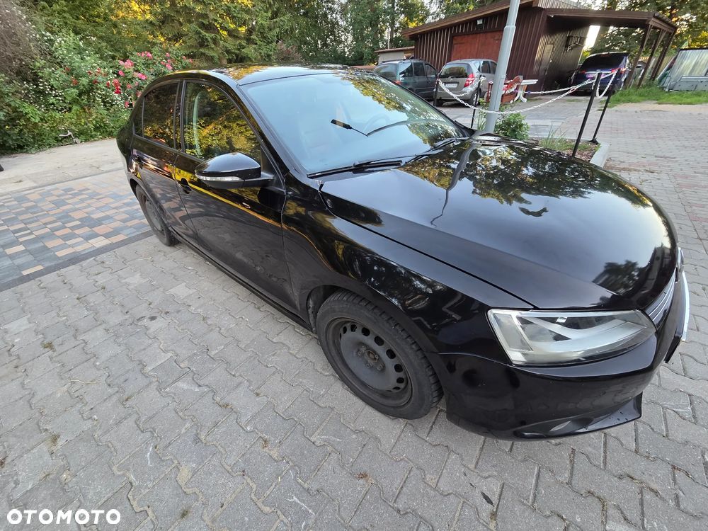 Volkswagen Jetta - 3