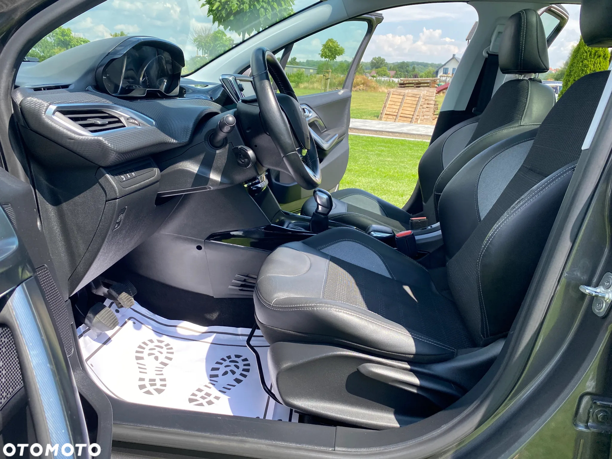 Peugeot 2008 1.2 Pure Tech GPF Allure S&S - 30