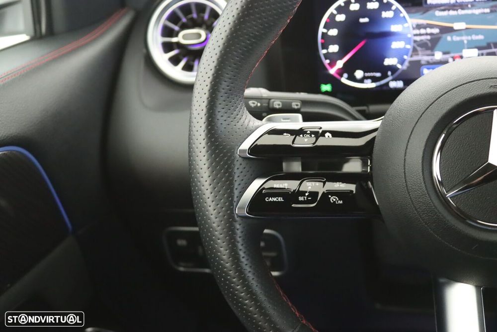 Mercedes-Benz A 250 e AMG Line - 10