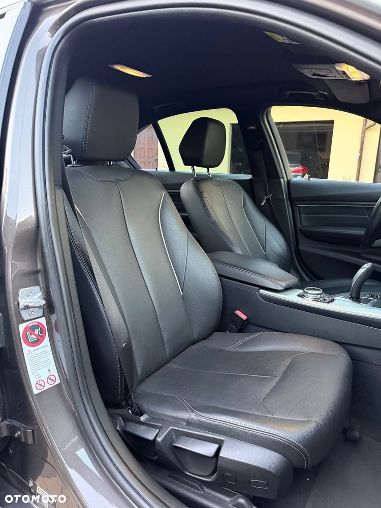 BMW Seria 3 320d Efficient Dynamic Edition Modern Line - 28