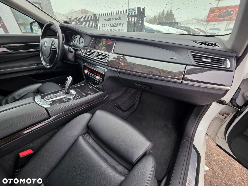BMW Seria 7 740d xDrive - 11