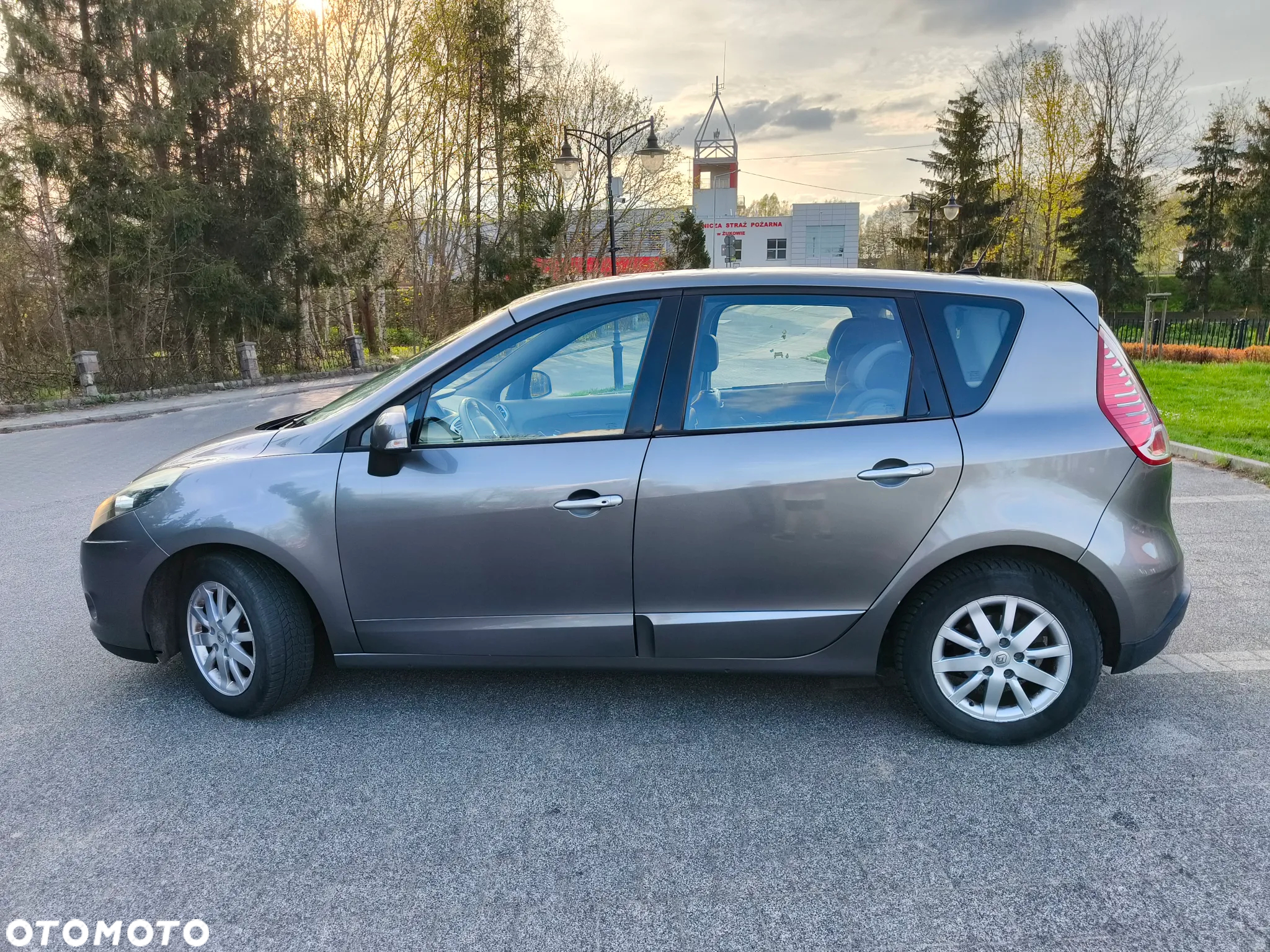 Renault Scenic 1.5 dCi Privilege - 7