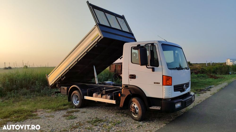 Nissan Atleon 3.5T - 3