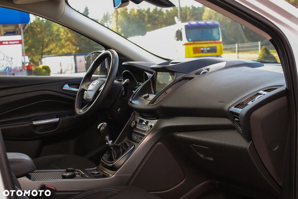Ford Kuga 1.5 EcoBoost FWD Titanium ASS - 20