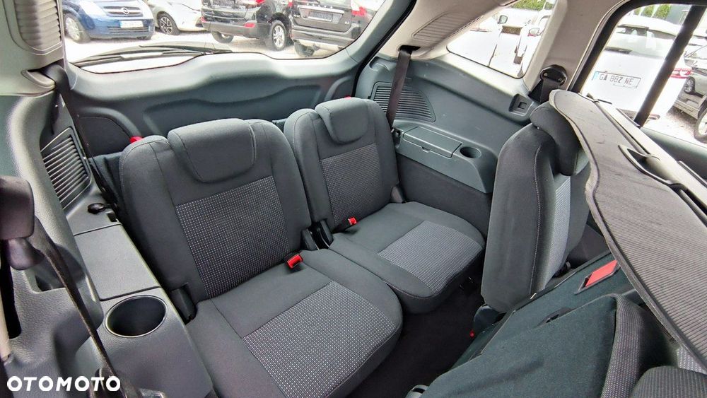 Ford Grand C-MAX - 8