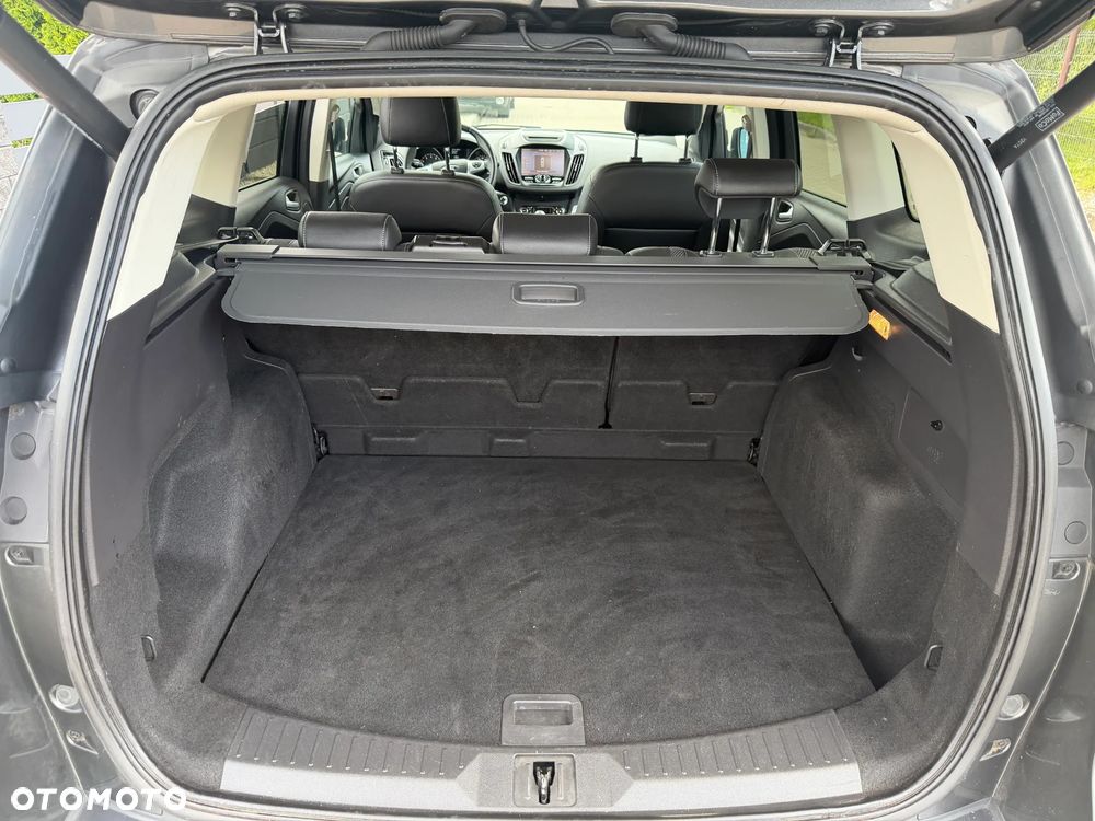 Ford Kuga 1.5 EcoBoost 2x4 Titanium - 34