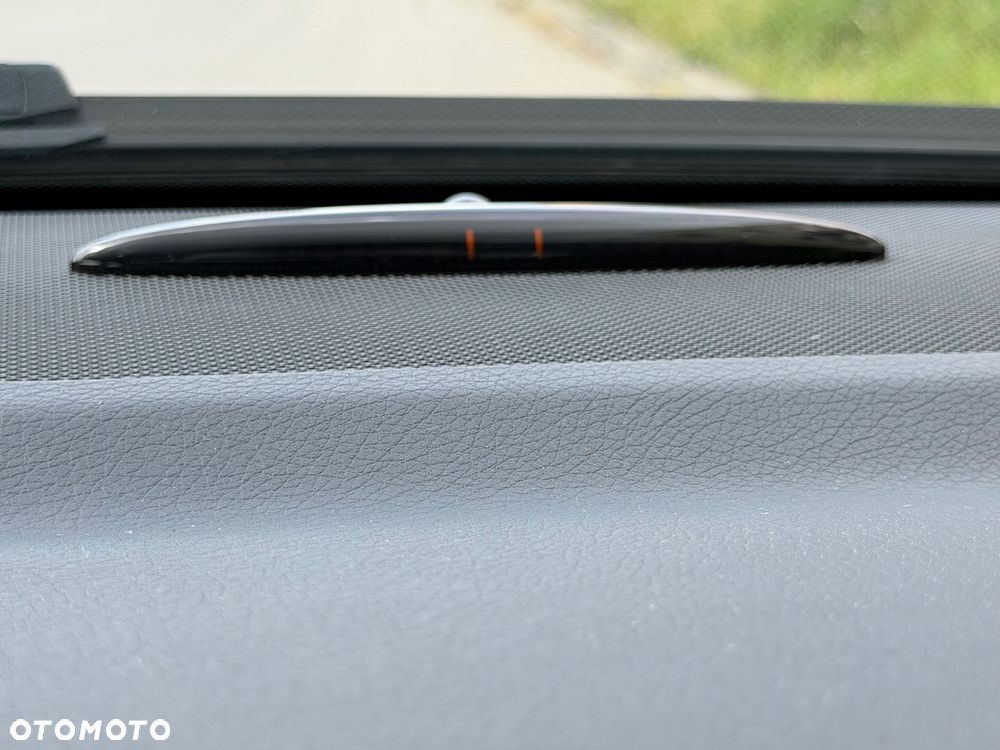 Mercedes-Benz Klasa C 250 CGI Automatik BlueEFFICIENCY Avantgarde - 38