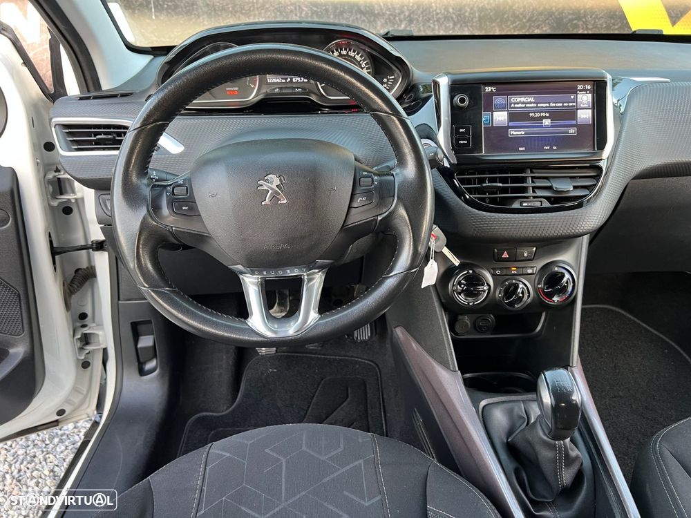 Peugeot 2008 1.2 PureTech GT Line - 15