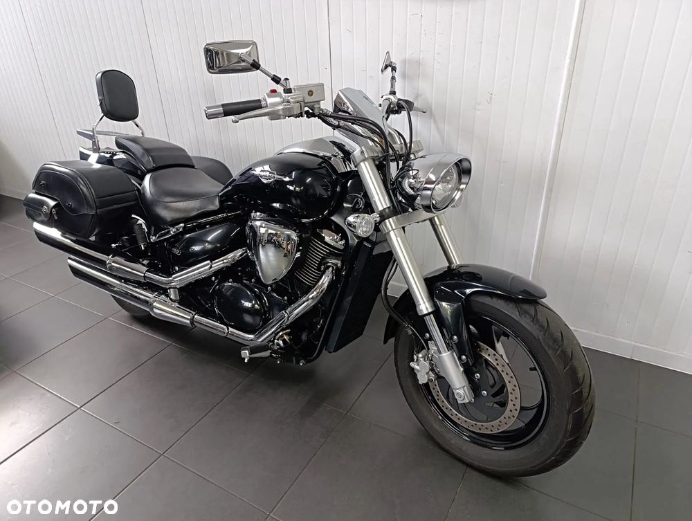 Suzuki Intruder - 13