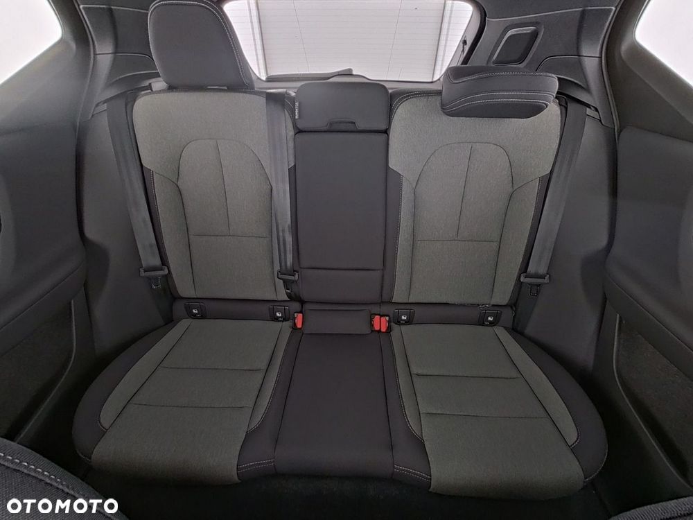 Volvo XC 40 B3 B DKG Plus Black Edition - 13