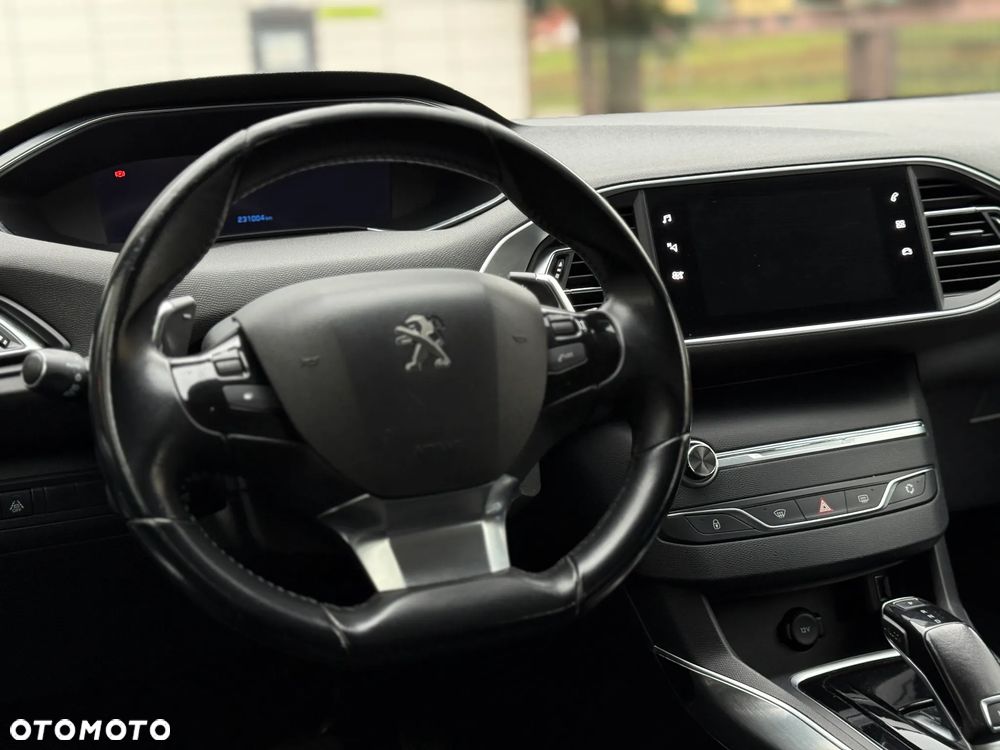 Peugeot 308 1.5 BlueHDi Active Pack Business S&S EAT8 - 33