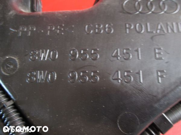 AUDI A4 B9 ZBIORNICZEK SPRYSKIWACZY 8W0955451 E/F - 2