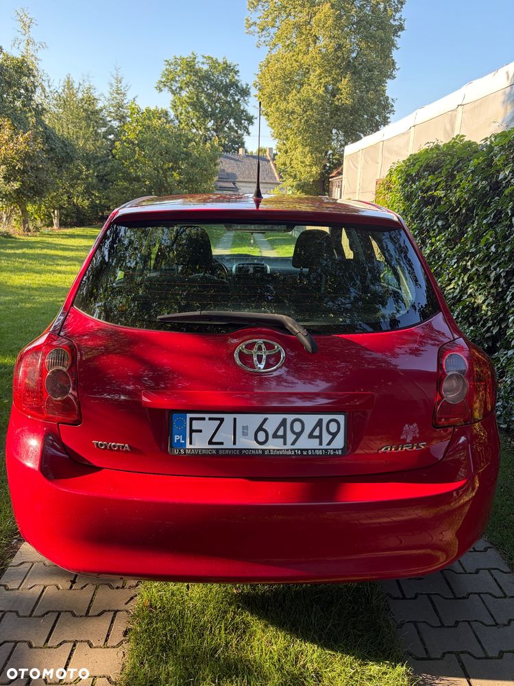 Toyota Auris 1.4 VVT-i Terra - 3