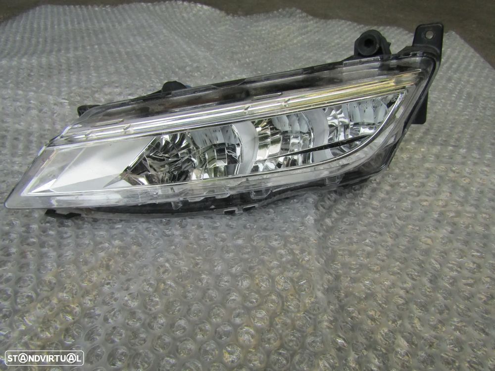 Farol de nevoeiro Seat Leon ano 2017 (ver descrição) - 1