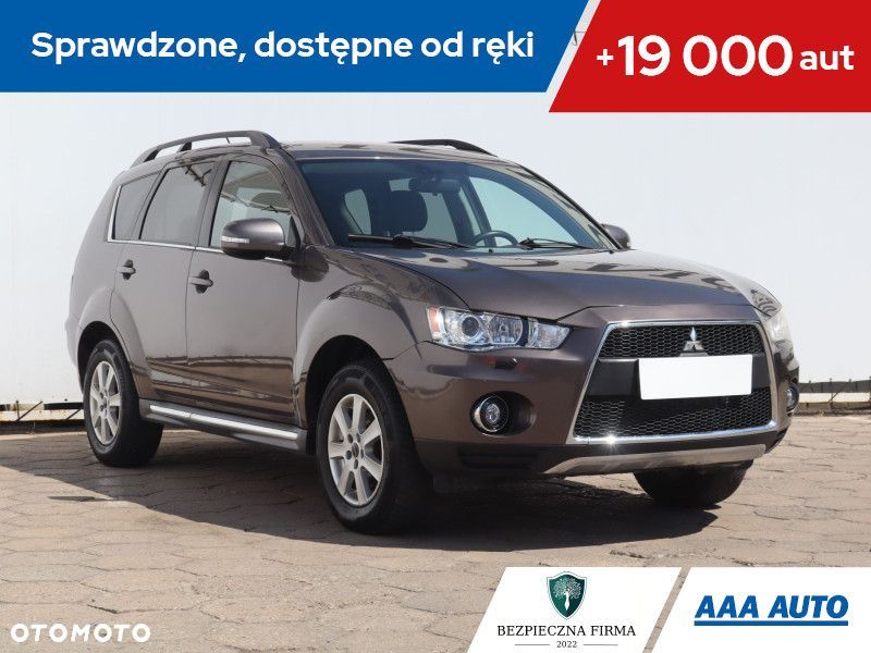 Mitsubishi Outlander - 2
