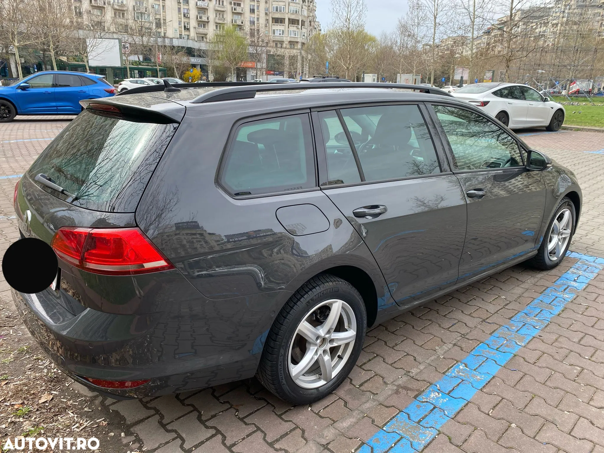 Volkswagen Golf Variant 1.6 TDI BlueMotion Technology Comfortline - 4