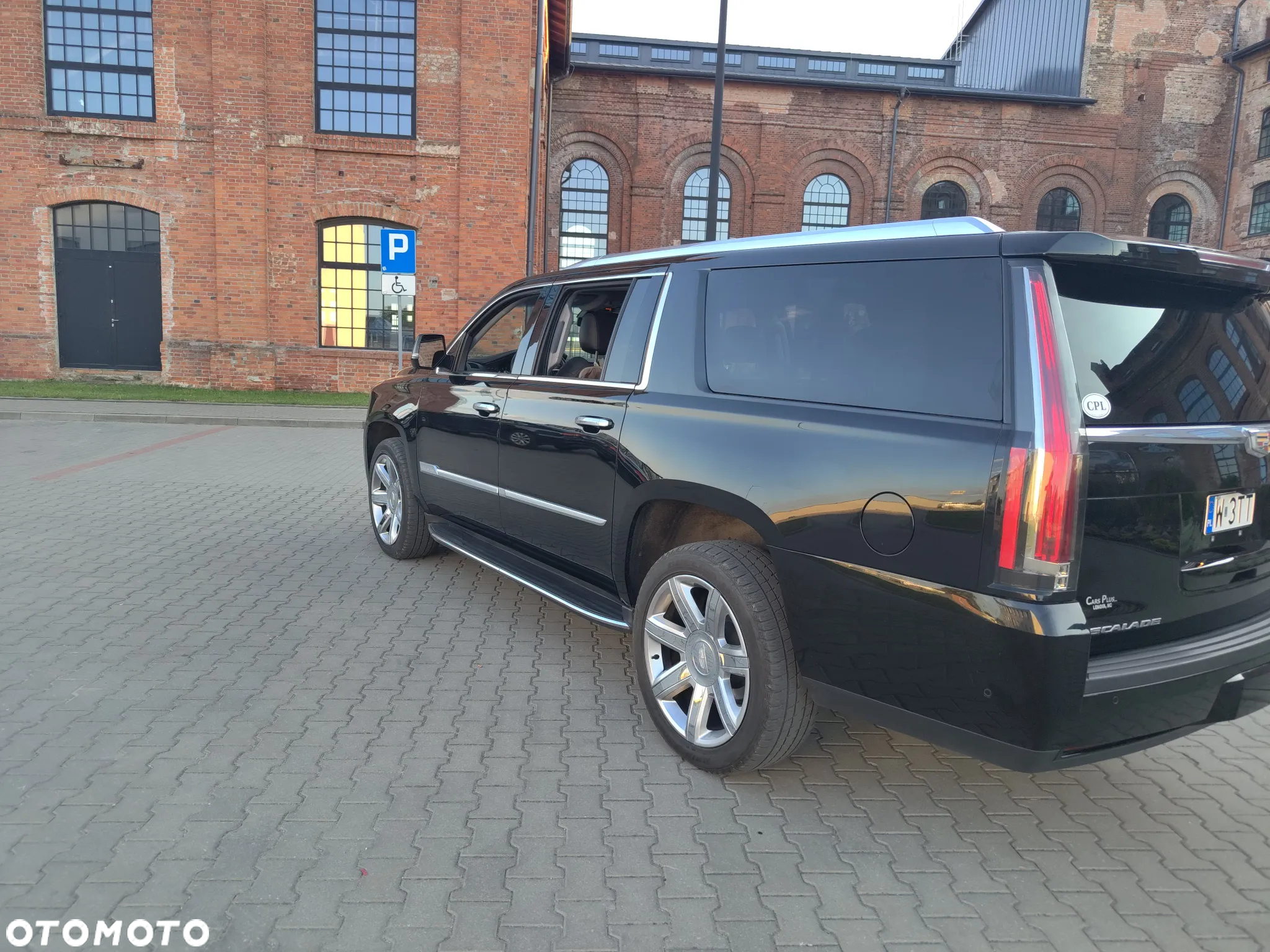Cadillac Escalade 6.2 V8 AWD AT Premium - 2