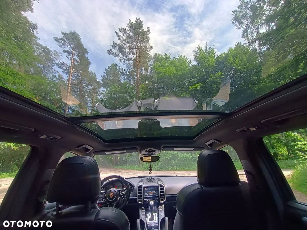 Porsche Cayenne - 26
