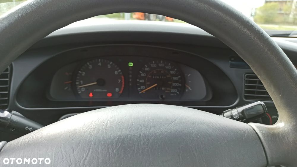 Toyota Camry 3.0 V6 LE - 31