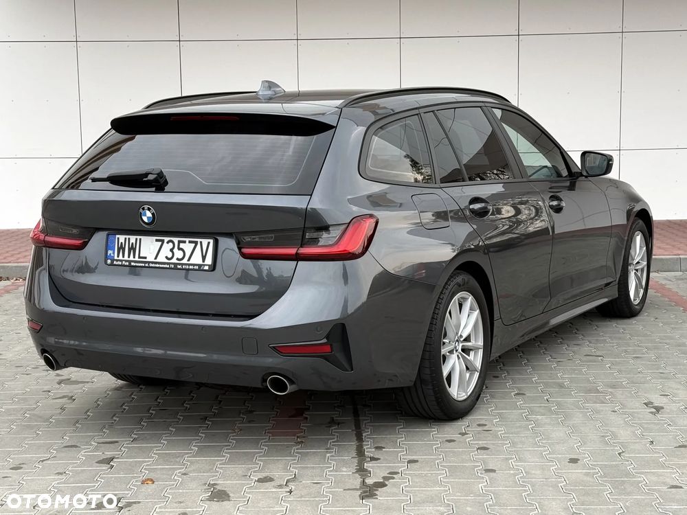 BMW Seria 3 318d Touring Advantage - 35
