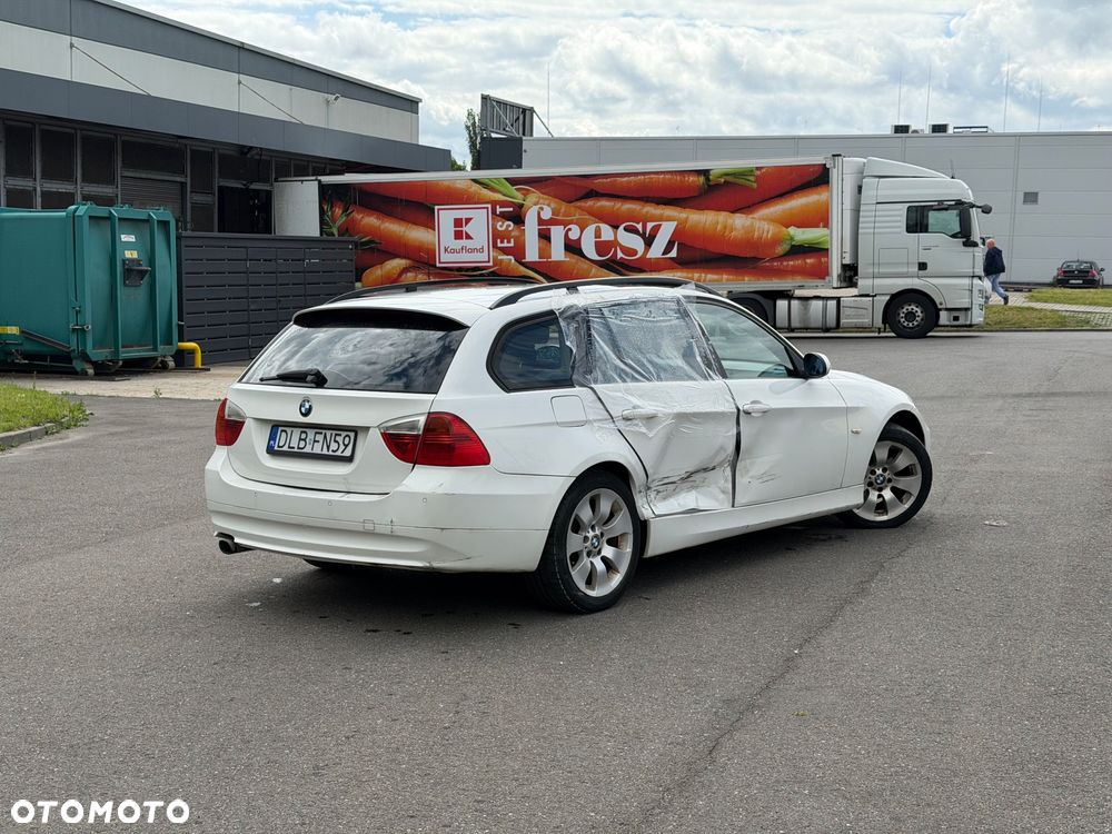 BMW Seria 3 318i - 6