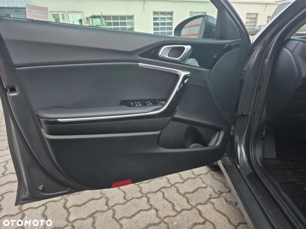 Kia Ceed 1.5 T-GDI Tribute DCT - 11