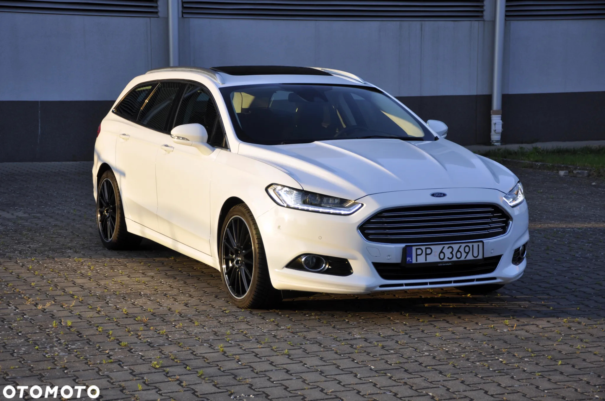 Ford Mondeo Turnier 2.0 TDCi PowerShift-Aut Allrad Titanium - 8