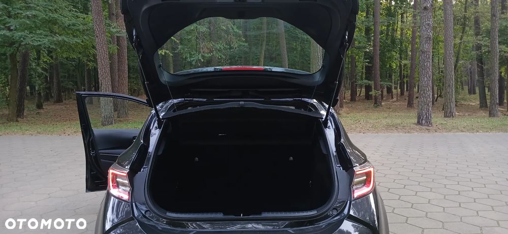 Toyota Corolla 1.8 Hybrid Executive - 27