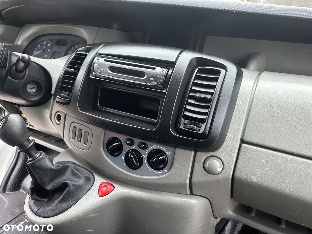 Renault Trafic - 15
