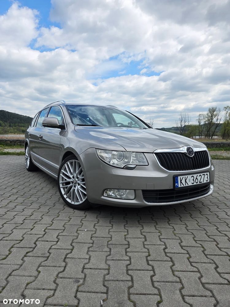 Skoda Superb 2010 photo 2