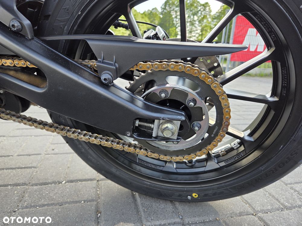 Yamaha MT - 21