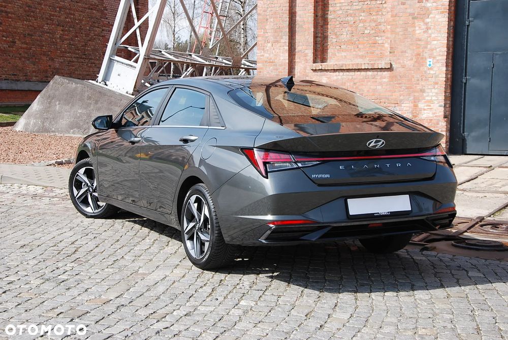 Hyundai Elantra 1.6 Smart - 22