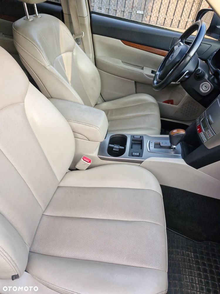 Subaru Legacy - 9
