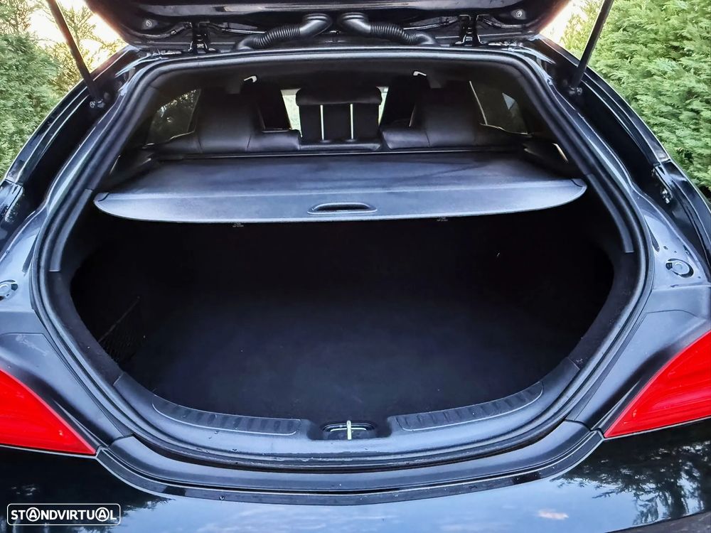 Mercedes-Benz CLA 200 d Shooting Brake AMG Line Aut. - 24