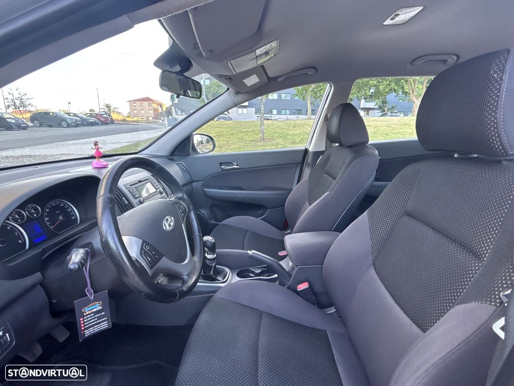 Hyundai i30 CW - 14