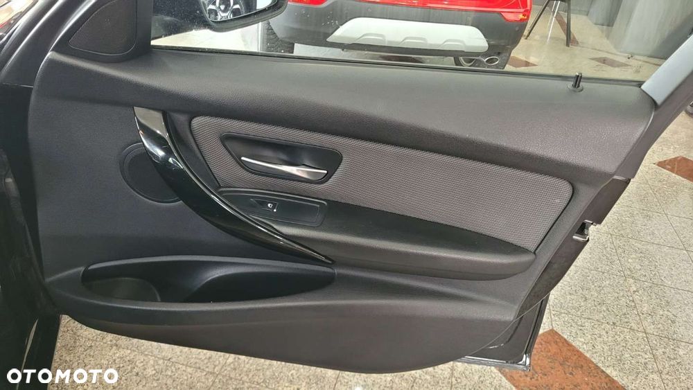 BMW Seria 3 - 28