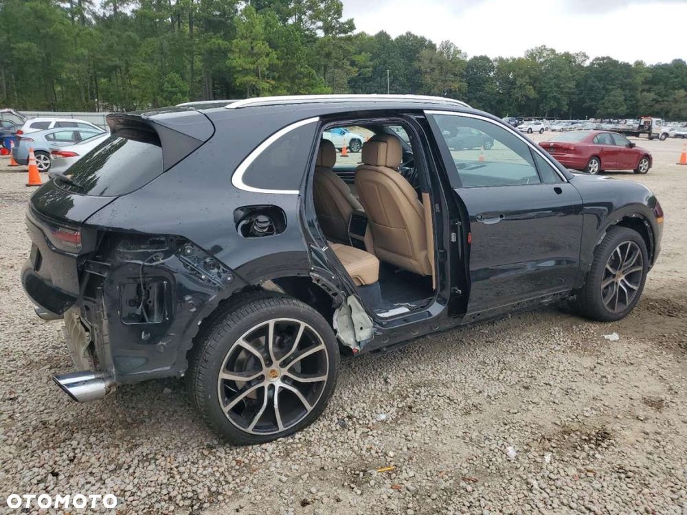 Porsche Cayenne - 4