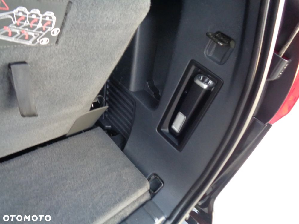 Peugeot 5008 HDI FAP 150 Family - 17