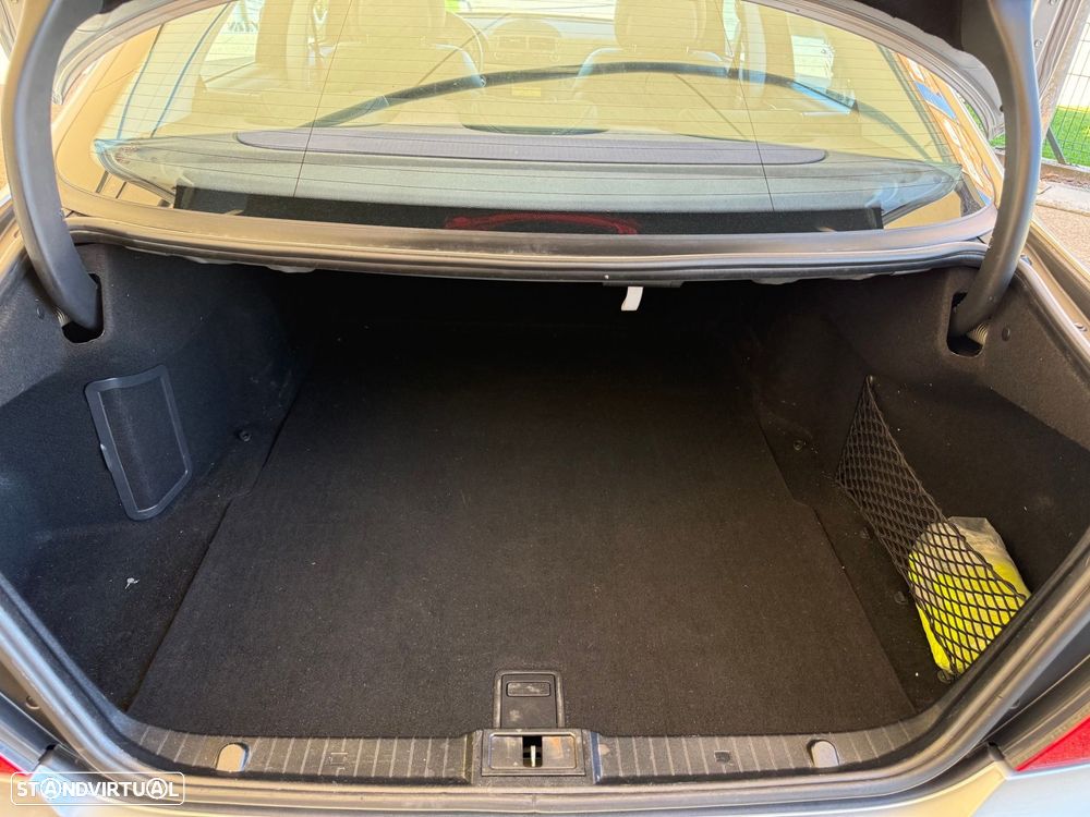 Mercedes-Benz E 220 CDi Executive II Aut. - 19
