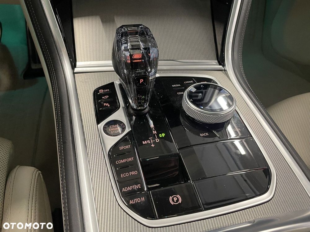 BMW Seria 8 - 11