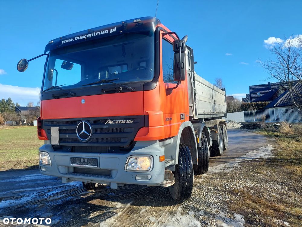 Mercedes-Benz 3241 - 1