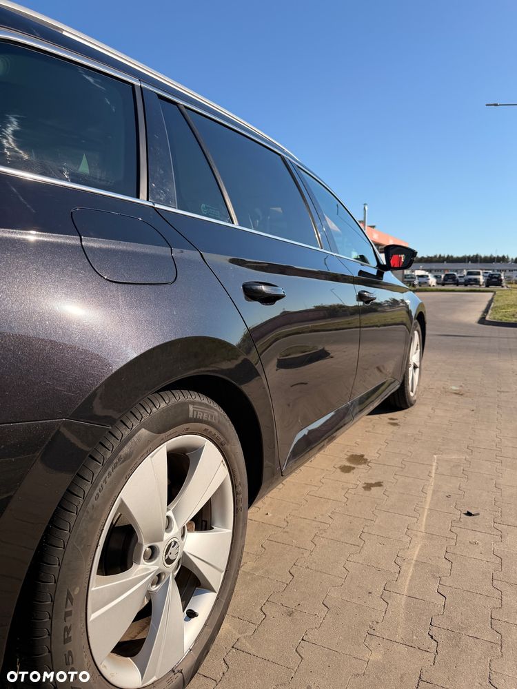 Skoda Superb 2.0 TDI L&K DSG - 8