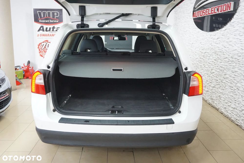 Volvo V70 2.0D Kinetic - 17