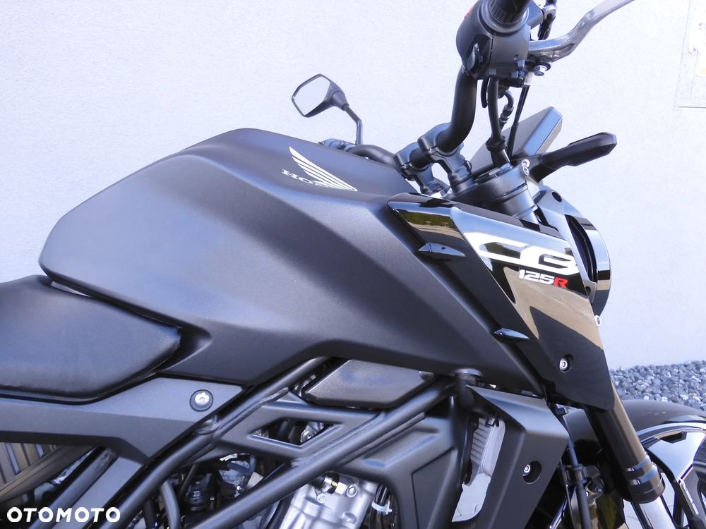 Honda CB - 12