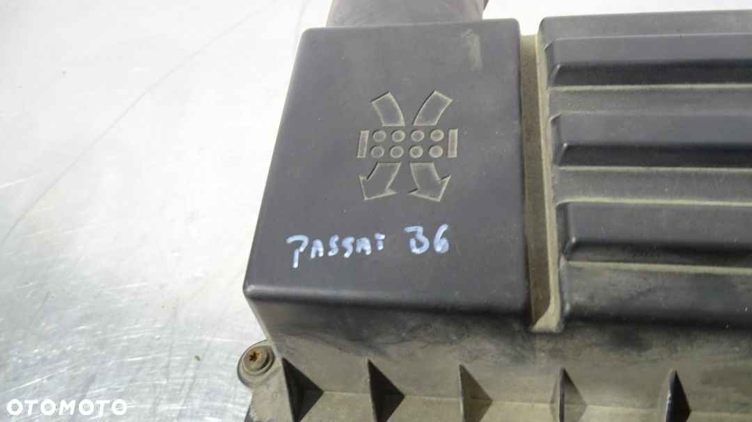OBUDOWA FILTRA POWIETRZA VOLKSWAGEN PASSAT B6 2.0TDI - 4