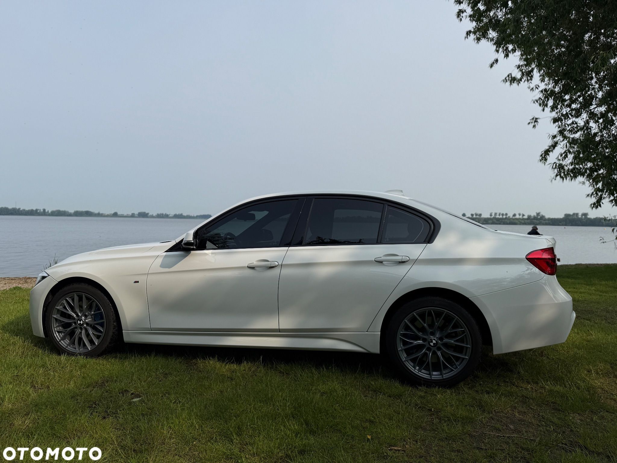 BMW Seria 3 330i xDrive - 1