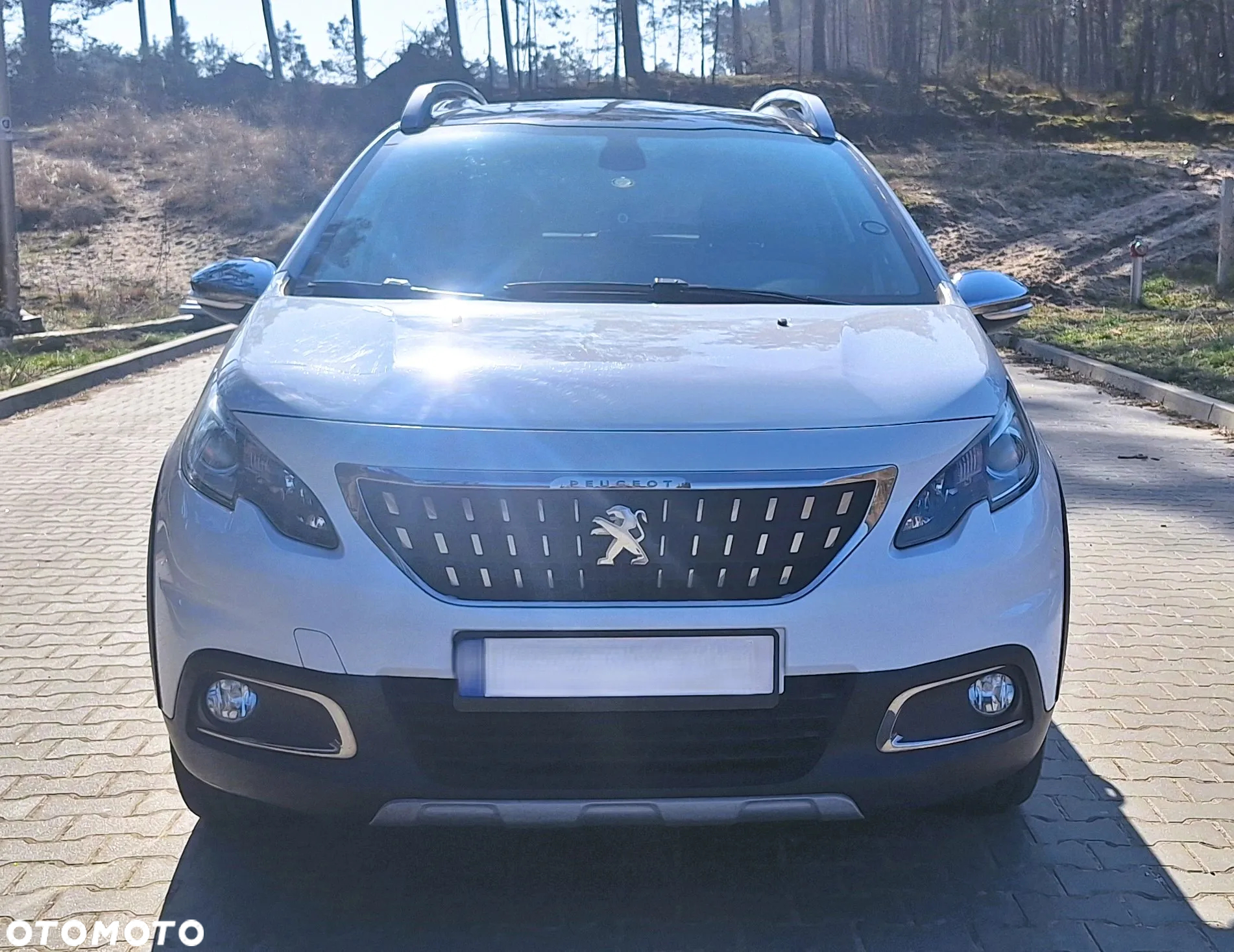 Peugeot 2008 1.2 Pure Tech Allure S&S - 6